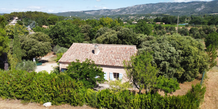 À vendre   Charmante ancienne bergerie à Bédoin.