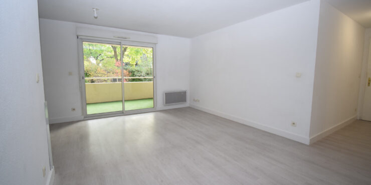 Beau T3 avec terrasse sans vis-à-vis et garage – Résidence sécurisée