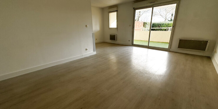 Beau T3 avec terrasse sans vis-à-vis et garage – Résidence sécurisée