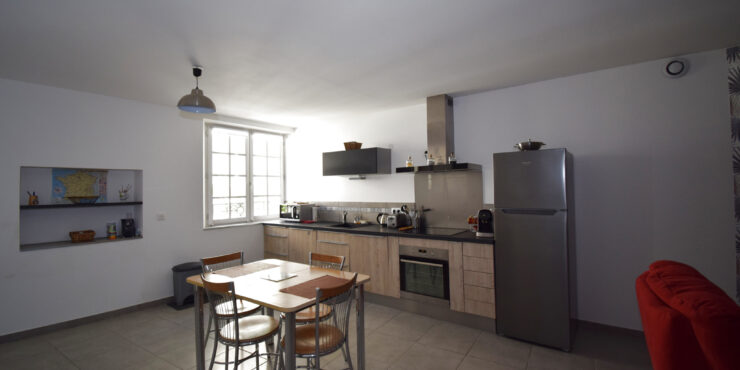 Maison de ville avec garage Cœur de Pernes-les-Fontaines