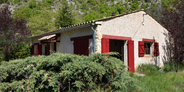 Maison avec 6 000 m2 de terrain face au Mont Ventoux