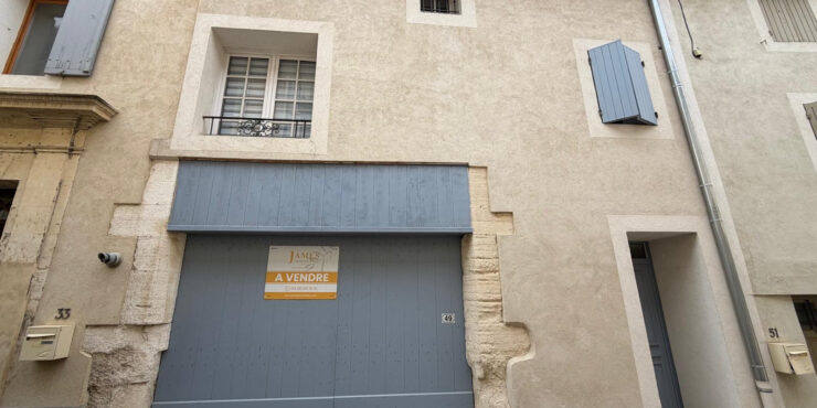 Maison de ville avec garage   Cœur de Pernes-les-Fontaines