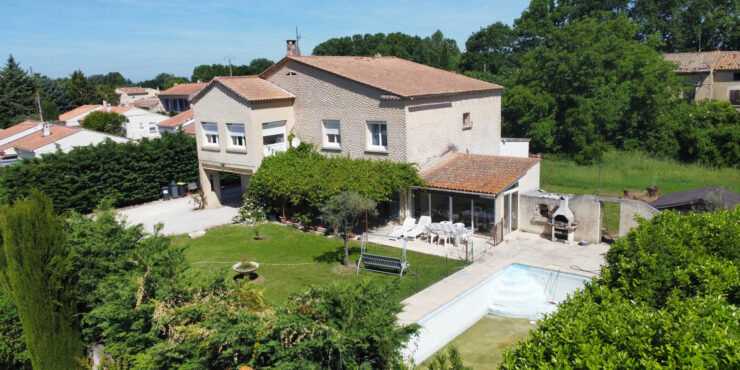 Maison familiale avec 2 logements et piscine