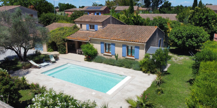 Villa trois chambres, de plain-pied avec piscine, proche de toutes commodités au Thor.