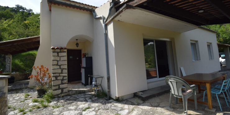 Maison de plain-pied à Montbrun-les-Bains